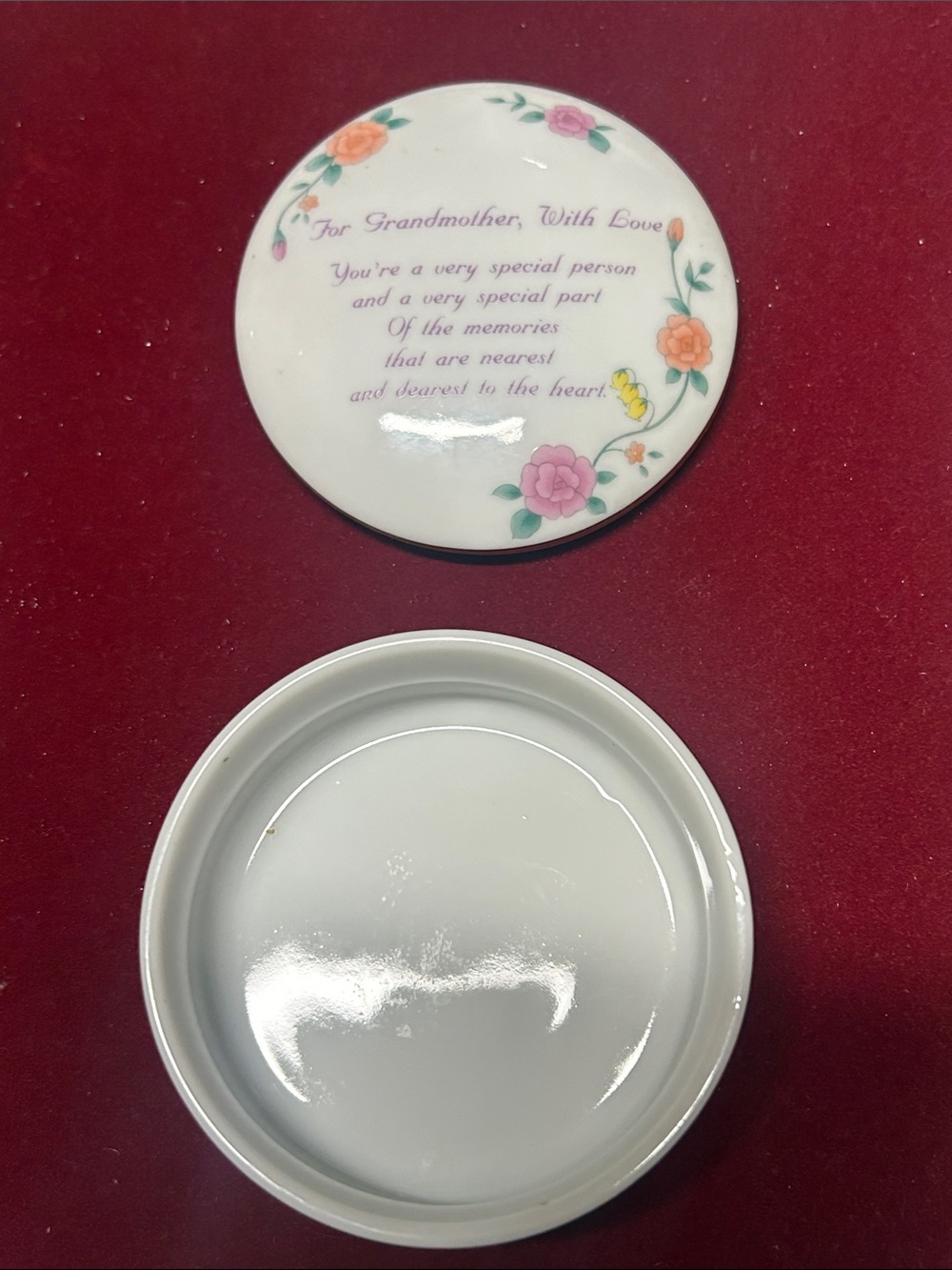 Russ Floral Solid Perfume Tin – White with Pink and Orange Flowers